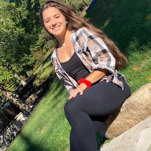 Meet your Posher, Alexandra